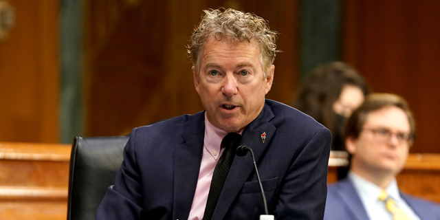 Sen. Rand Paul (R-KY) questions Dr. Anthony Fauci, director of the National Institute of Allergy and Infectious Diseases, during a Senate Health, Education, Labor and Pensions Committee hearing to discuss the ongoing federal response to COVID-19 on May 11, 2021 in Washington, D.C.